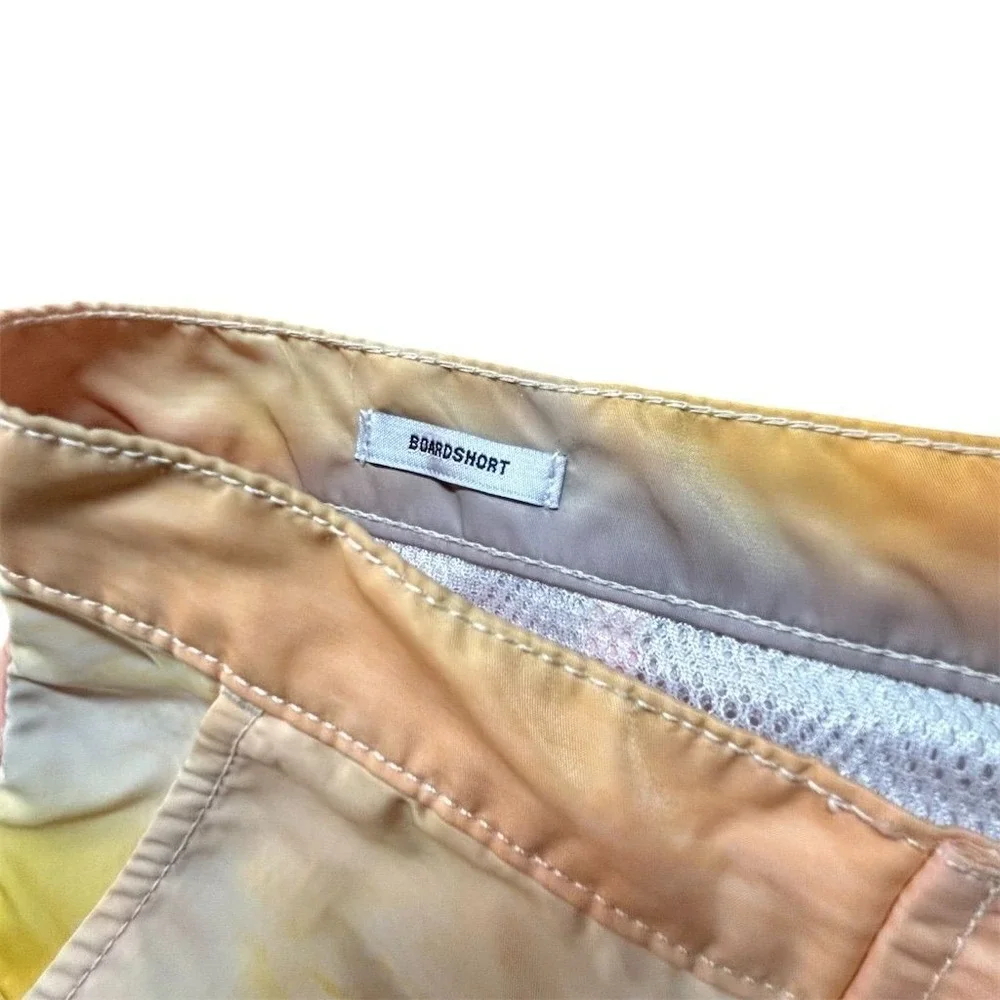 True Religion Men's Tie Dye Swim Trunks Board Shorts Size 36‎ Multicolor
